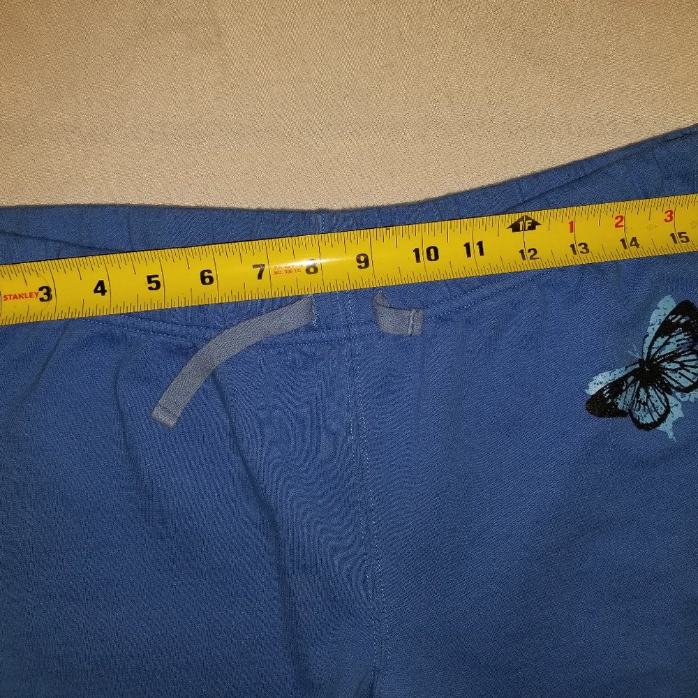 Shorts - Picture 4 of 5